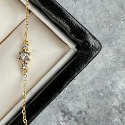 Armbånd Gia m. 3 Zirkoner - Forgyldt sterling sølv