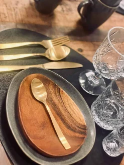 Bestik - 16 dele i æske - Guld