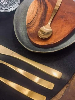 Bestik - 16 dele i æske - Guld