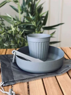 Bestik, skål og kop til udeliv