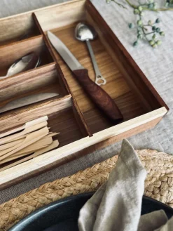 Bestikbakke Akacietræ