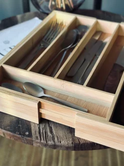 Bestikbakke i bambus - Justerbar størrelse