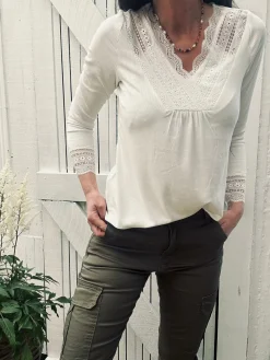 Bluse med blonde – White