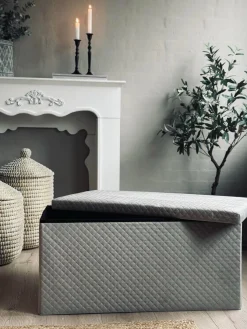 Bænk med opbevaring og siddepude