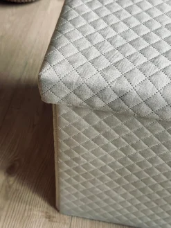 Bænk med opbevaring og siddepude