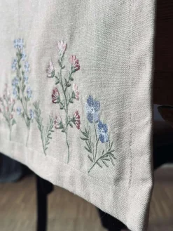 Bordløber flower broderi - Hørlook