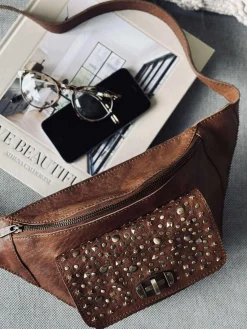 Bumbag med nitter - Cognac