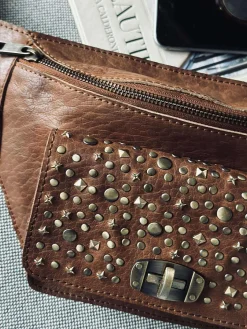 Bumbag med nitter - Cognac