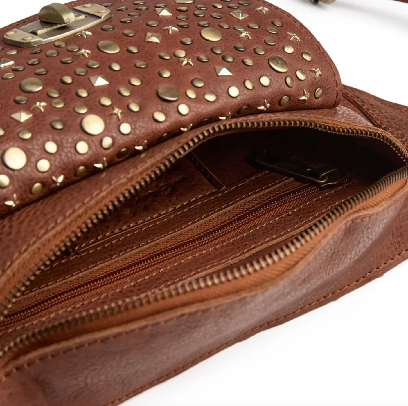 Bumbag med nitter - Cognac