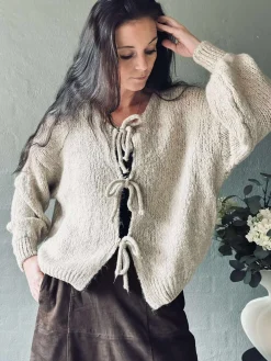 Cardigan med sløjfer - Beige