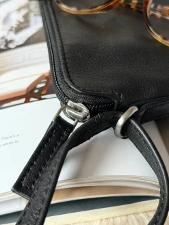 Clutch Misse - Black / Silver