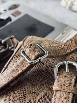 Crossbody Aura Snake - Camel