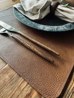 Dækkeserviet – Vendbar Sort / Cognac