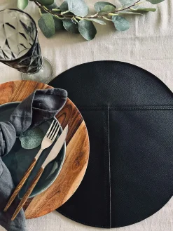 Dækkeserviet læder - Sort dia 38