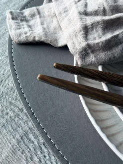 Dækkeserviet oval - Grå