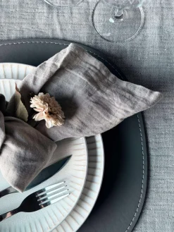 Dækkeserviet oval - Grå