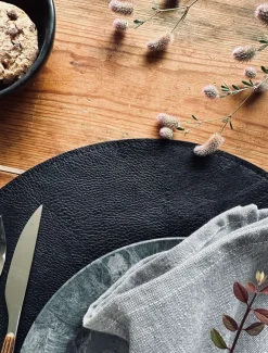 Dækkeserviet Rund – Vendbar Cognac / Sort