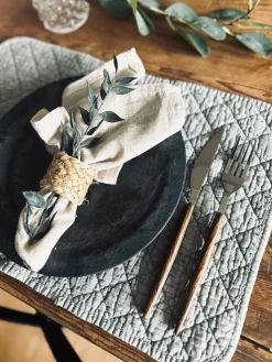 Dækkeserviet STONE-WASHED Quilt – Nordic grey