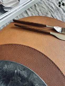 Dækkeserviet vendbar - Cognac / natur