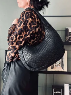 Elegant håndflettet skuldertaske - Black big