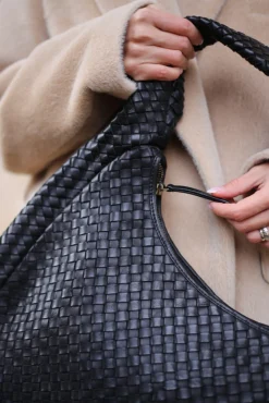 Elegant håndflettet skuldertaske - Black big