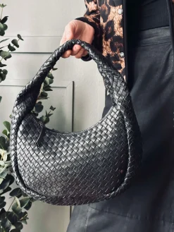 Elegant håndflettet skuldertaske - Black