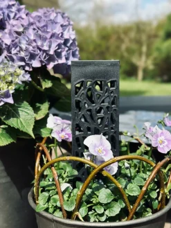 Fakkel med solceller – Black square