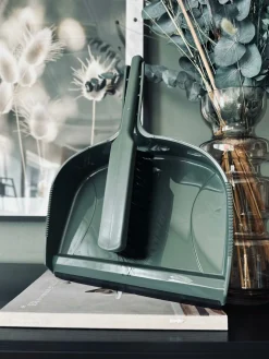 Fejebakke med kost – BIG SIZE Recycling plast