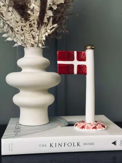 Flag keramik – Dannebrog m. Rosa fod