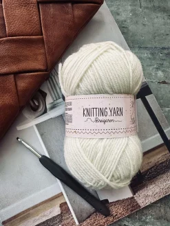 Garn Polyester 50 gram - Creme