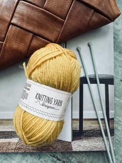 Garn Polyester 50 gram - Gul