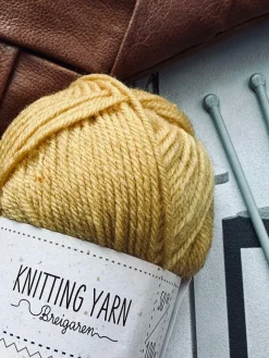 Garn Polyester 50 gram - Gul