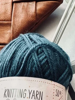 Garn Polyester 50 gram - Petrol blå