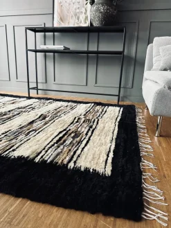 Gulvtæppe i lammeskind - Sort kant