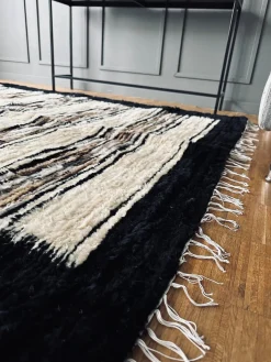 Gulvtæppe i lammeskind - Sort kant