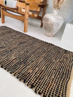 Gulvtæppe i skind og jute - Sort 140x200cm