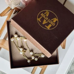 Halskæde Gry - med ferskvandsperler