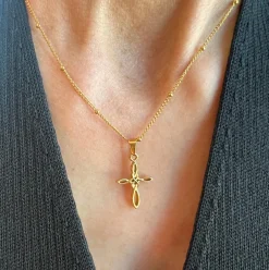 Halskæde med kors Sapphira - forgyldt