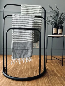 Håndklæde stativ i sort metal - 3 håndklæder