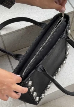 Håndtaske med nitter