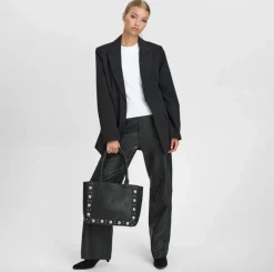 Håndtaske med nitter