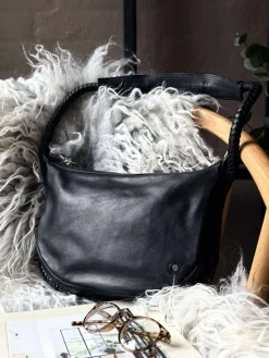 Håndtaske med smuk fletrem - Black