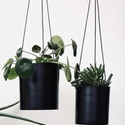 Hængepotte – Sort metal