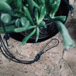 Hængepotte – Sort metal