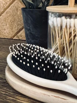 Hårbørste Alma Off white