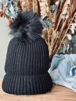 Hue med kvast - Black