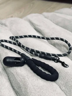 Hundesnor 1,5 meter med poseholder