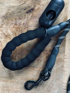 Hundesnor 1,5 meter med poseholder