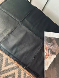 Hynde i læder 120 cm – Sort bøffellæder