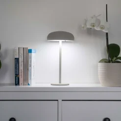 Isolde LED touch bordlampe. Sort/Beige